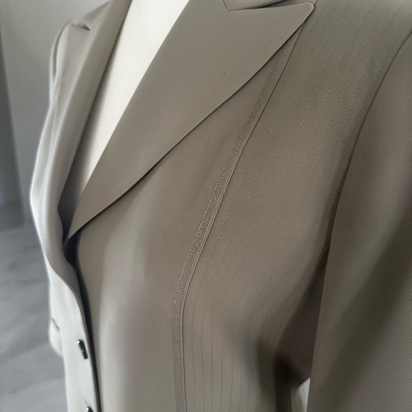 Women's Tahari Olive Blazer and Skirt Set - Picture 3 of 7